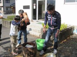 餅つきの様子(2)