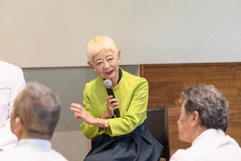 大沢晴美氏２