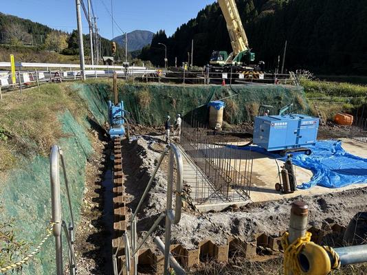 一次埋戻しおよび土留鋼矢板引抜状況