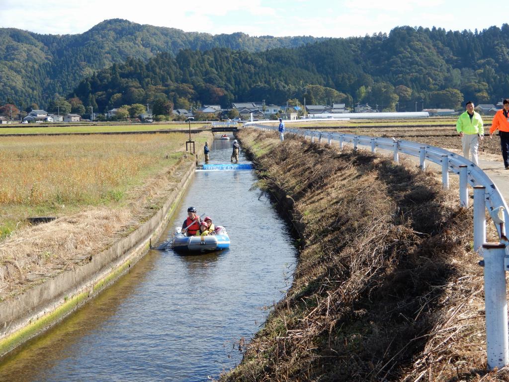 徳光用水川下り