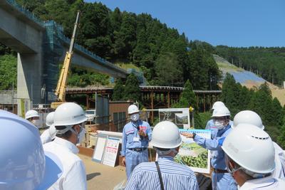 視察（足羽川ダム）の様子