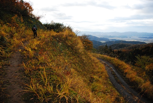 一乗山登山道へ