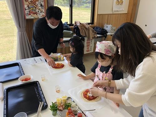 とろ～りチーズのトマトピザづくり