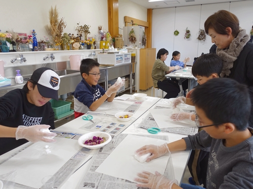 福井市啓蒙地区社会見学(ハーブのこねこね石けんづくり)