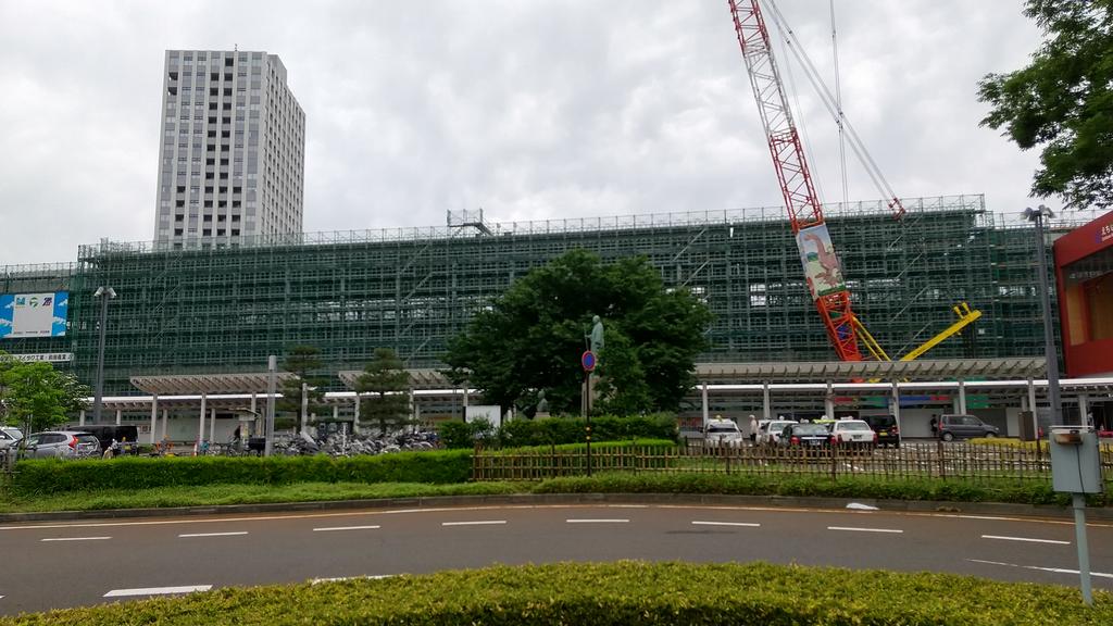 福井駅正面５月